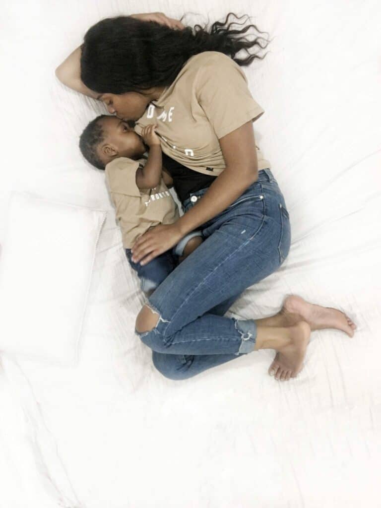 Breastfeeding In The 6 with Toronto Blogger Renai Wright Bebo Mia